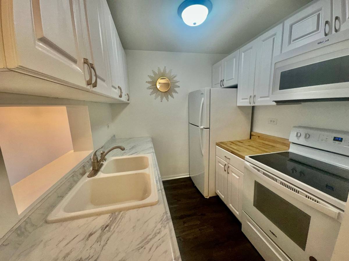 Apartment for rent at 380 Ramsey St, Saint Paul, MN 55102