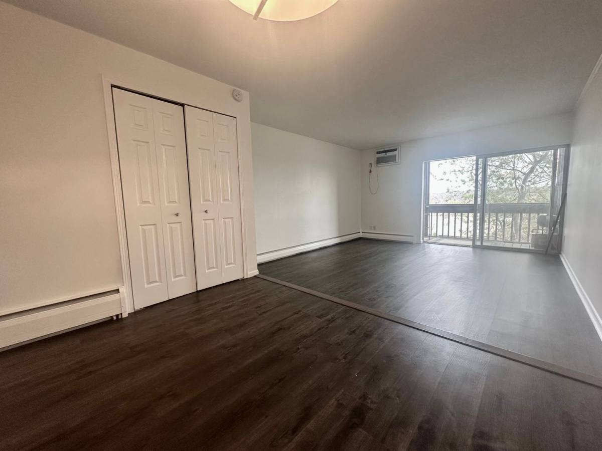 Apartment for rent at 380 Ramsey St, Saint Paul, MN 55102