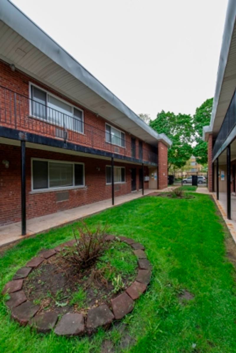 Apartment for rent at 8312 S Ingleside Ave, Chicago, IL 60619