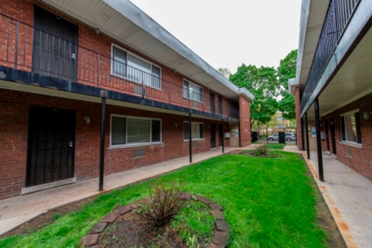 Apartment for rent at 8312 S Ingleside Ave, Chicago, IL 60619