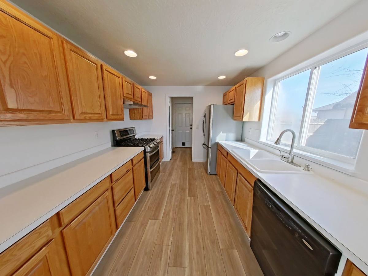 House for rent at 910 Arrow Leaf Ave, Harrisburg, OR 97446
