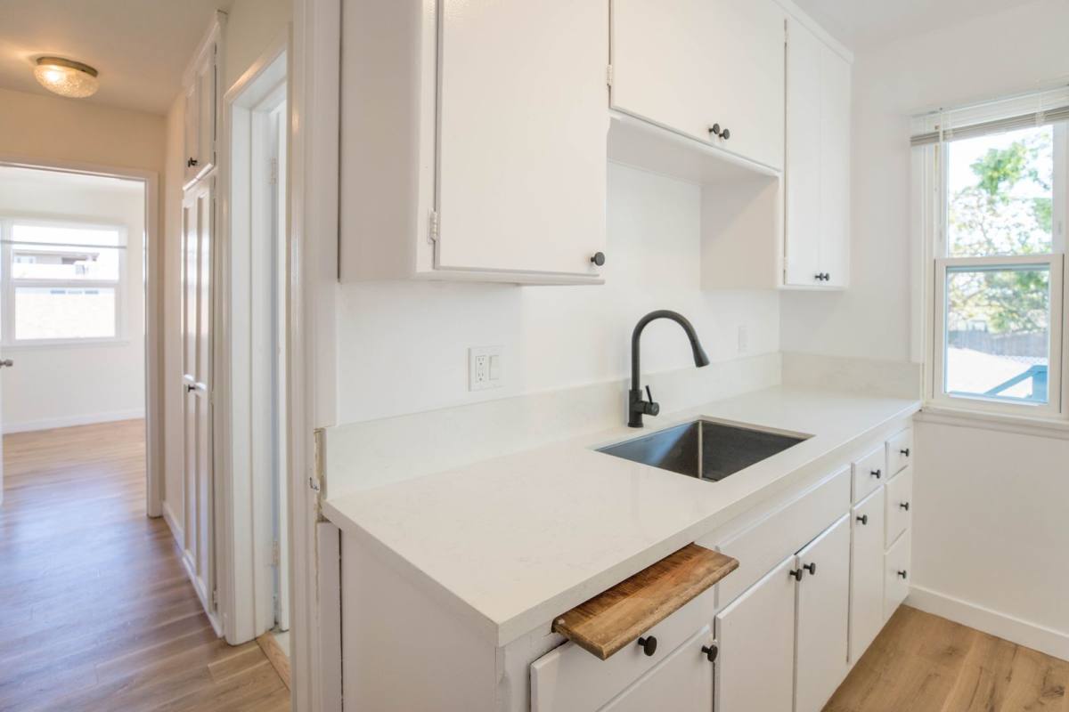 Apartment for rent at 11928 Venice Blvd #11932, Los Angeles, CA 90066