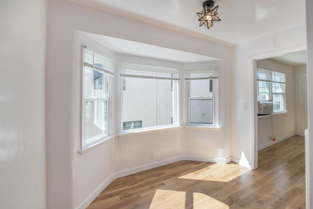 Apartment for rent at 11928 Venice Blvd #11932, Los Angeles, CA 90066