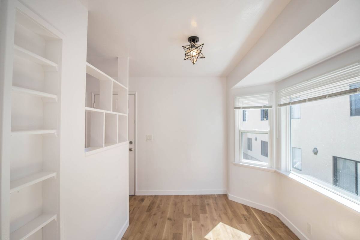Apartment for rent at 11928 Venice Blvd #11932, Los Angeles, CA 90066