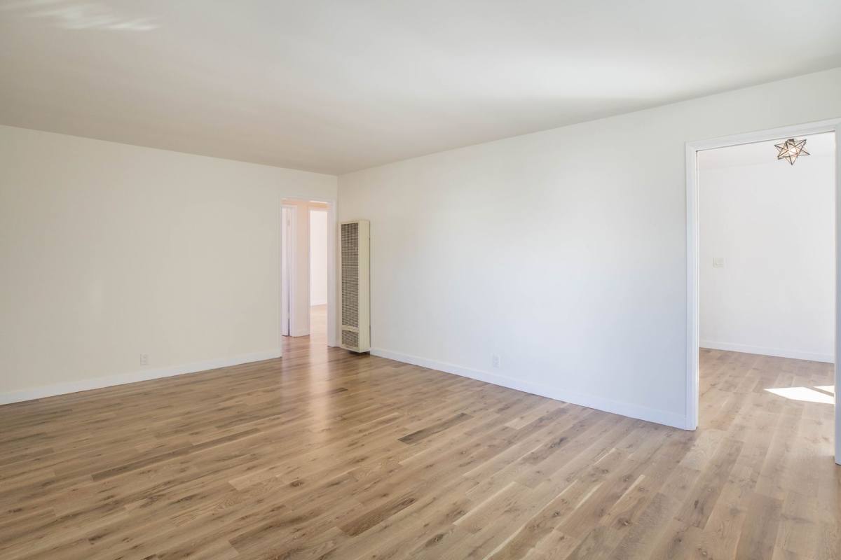 Apartment for rent at 11928 Venice Blvd #11932, Los Angeles, CA 90066