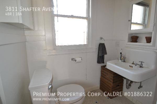 Apartment for rent at 3811 Shafter Ave, Oakland, CA 94609