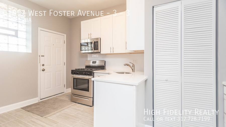 Apartment for rent at 1057 W Foster Ave #3, Chicago, IL 60640