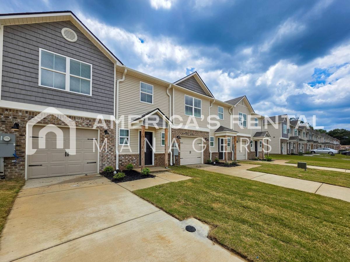Townhouse for rent at 4115 Hudson Court, Decatur, AL 35603