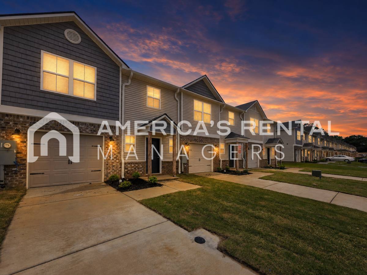 Townhouse for rent at 4115 Hudson Court, Decatur, AL 35603