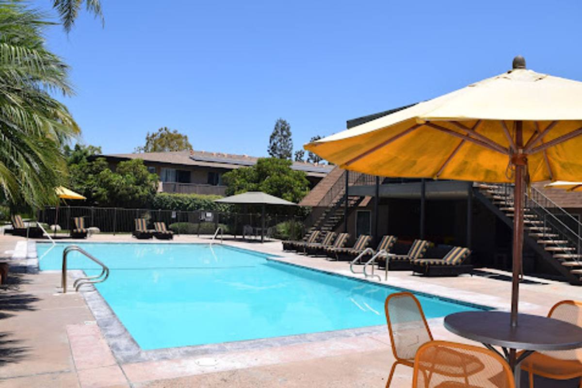 Apartment for rent at 15742 Williams St, Tustin, CA 92780