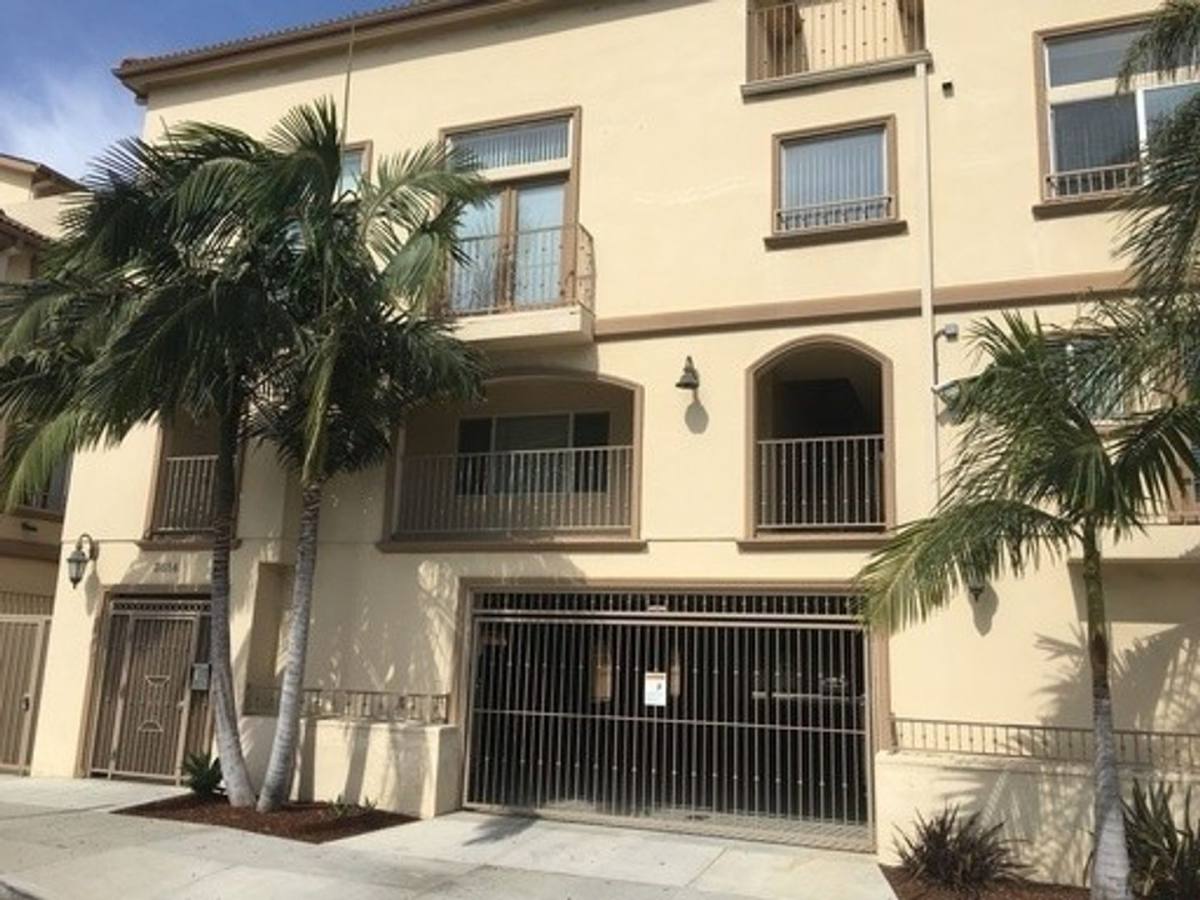 Apartment for rent at 3614 Motor Ave, Los Angeles, CA 90034