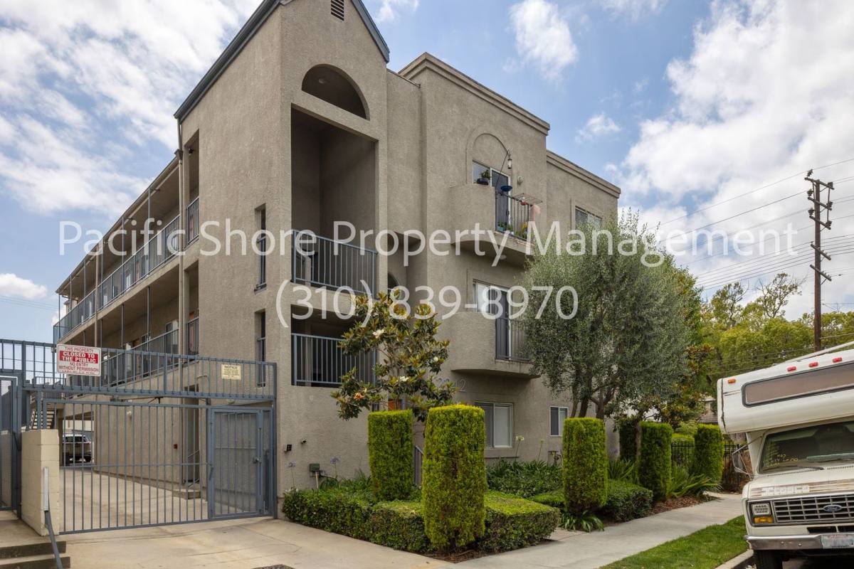 Apartment for rent at 2238 Las Colinas Ave, Los Angeles, CA 90041