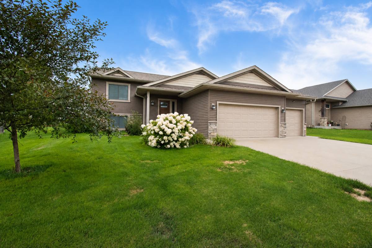 House for rent at 6143 39th Ave NW, Rochester, MN 55901