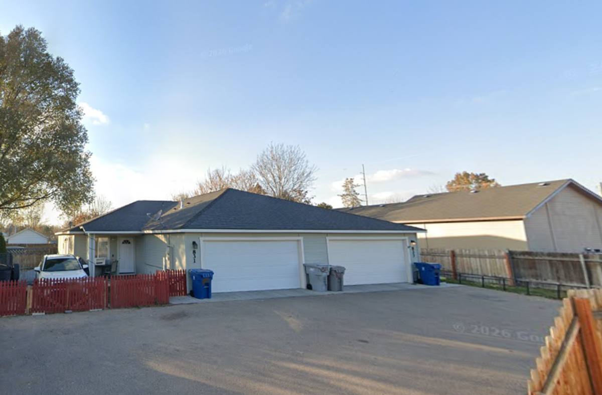Townhouse for rent at 833 S Chicago St, Nampa, ID 83686