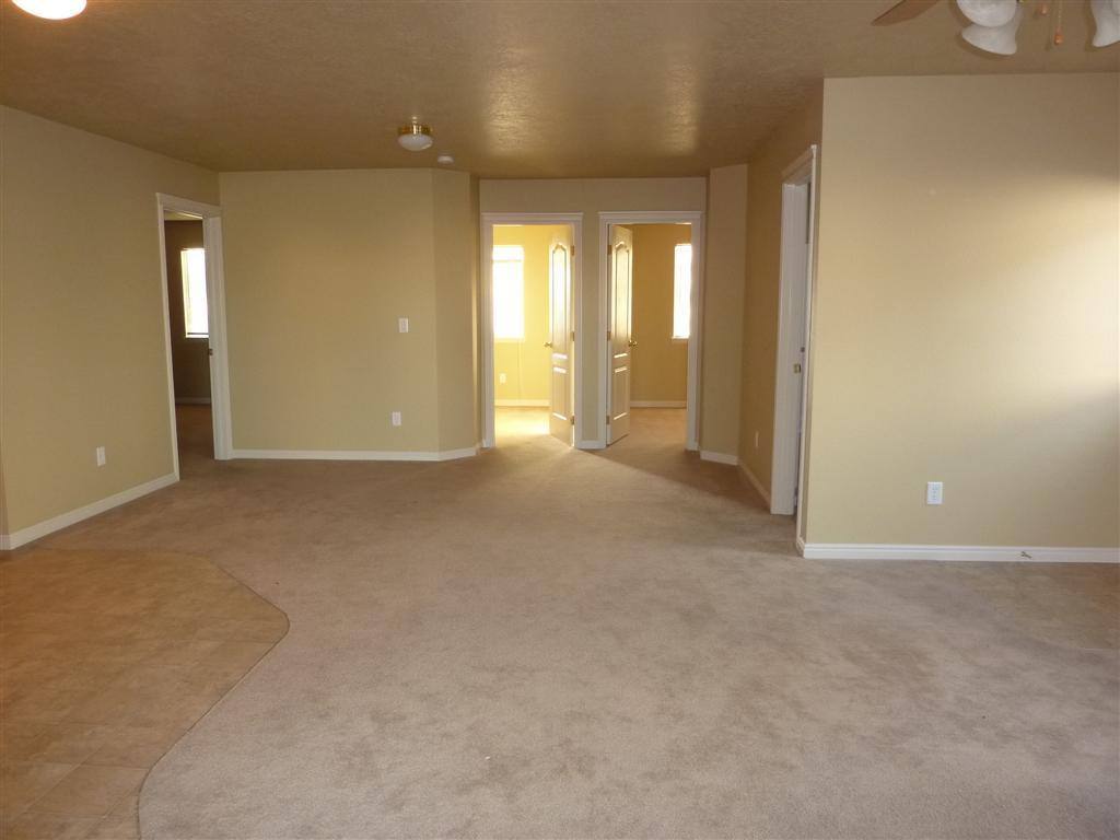 Townhouse for rent at 833 S Chicago St, Nampa, ID 83686