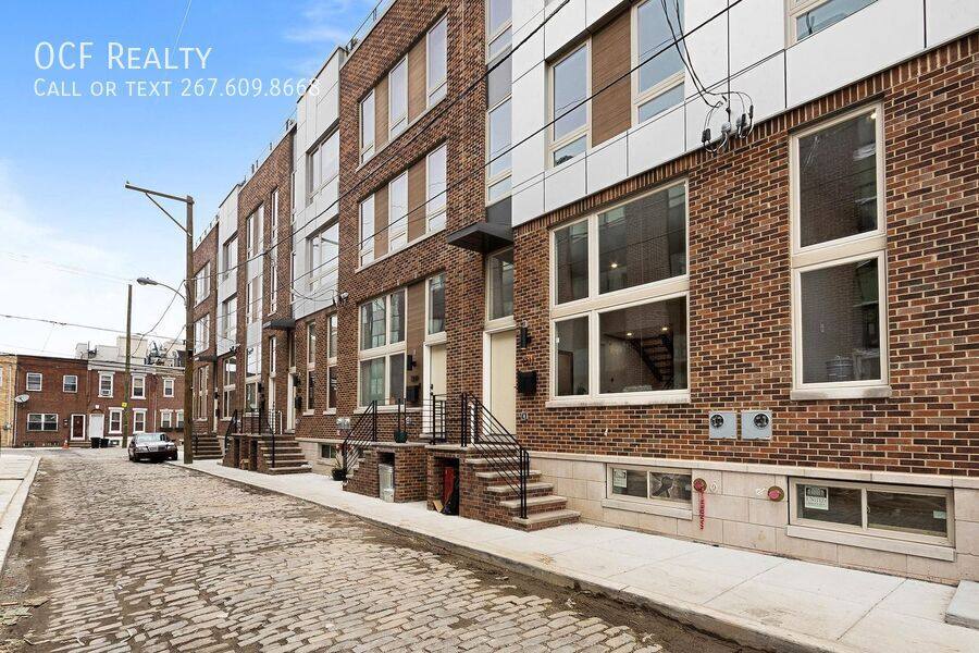 Townhouse for rent at 1321 S Woodstock St, Philadelphia, PA 19146