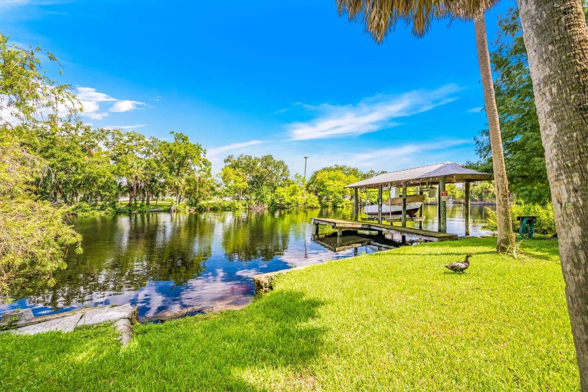Apartment for rent at 708 E Hollywood St, Tampa, FL 33604