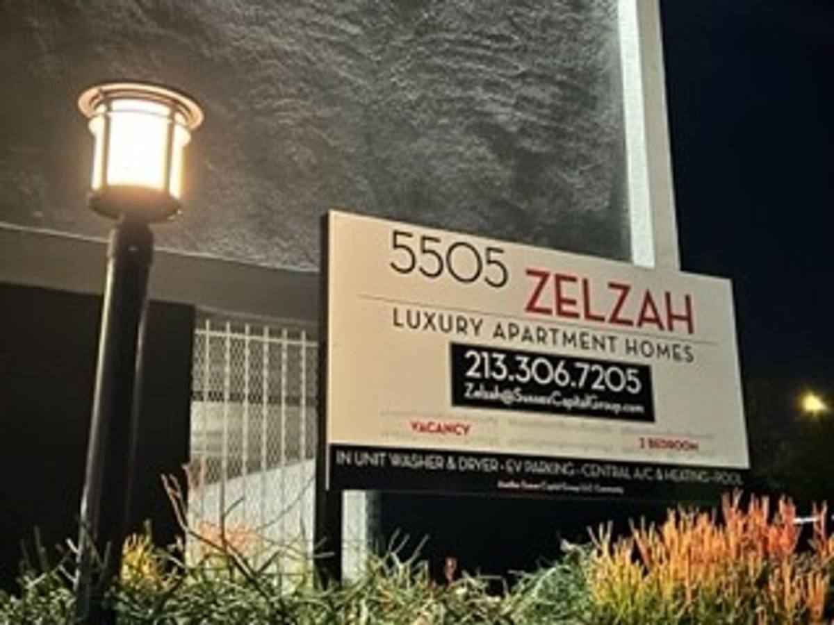 Apartment for rent at 5505 Zelzah Ave, Encino, CA 91316