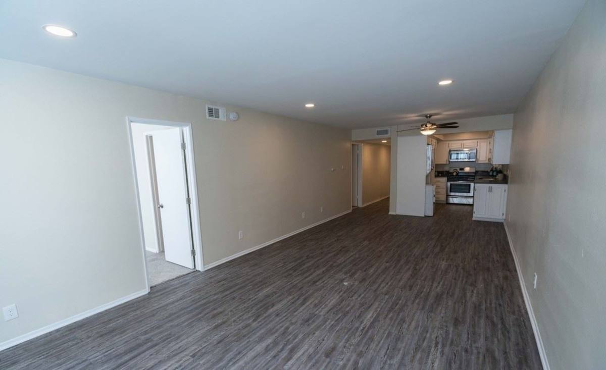 Apartment for rent at 5505 Zelzah Ave, Encino, CA 91316
