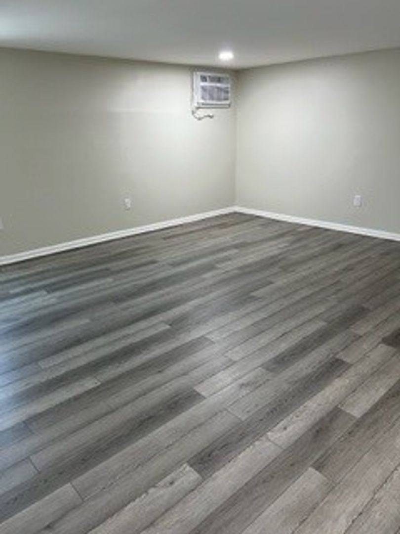 Apartment for rent at 5505 Zelzah Ave, Encino, CA 91316