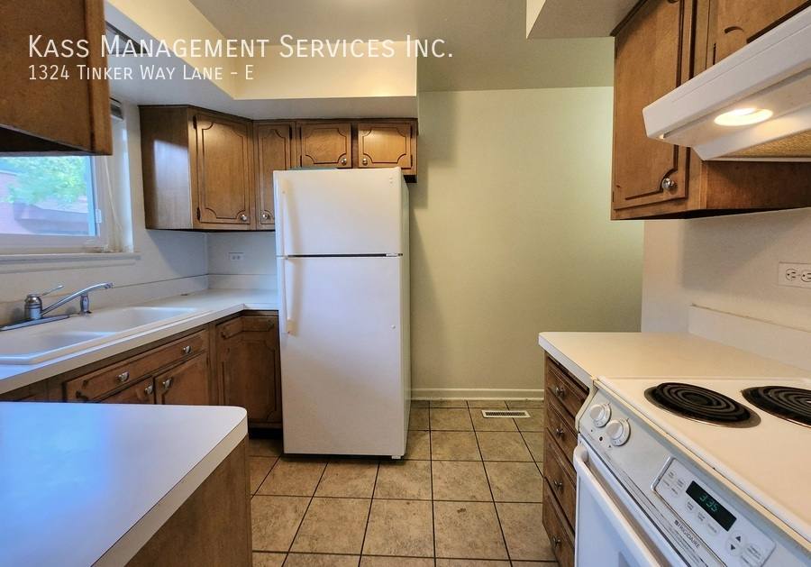 Apartment for rent at 1324 Tinker Way Lane E, Glenview, IL 60025