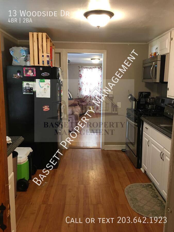 House for rent at 13 Woodside Dr, North Haven, CT 06473