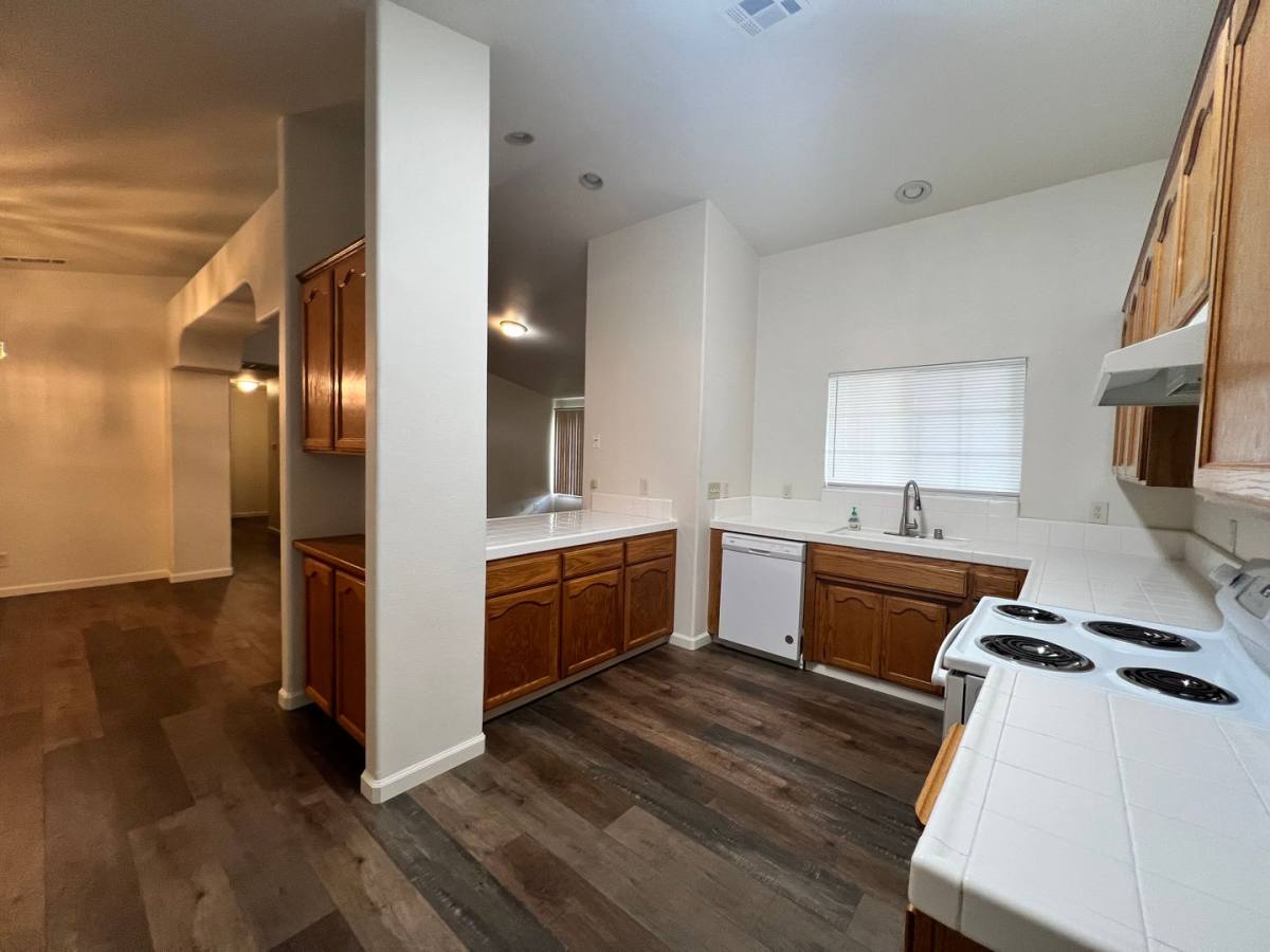 Townhouse for rent at 92 Rosewood Circle, Madera, CA 93637