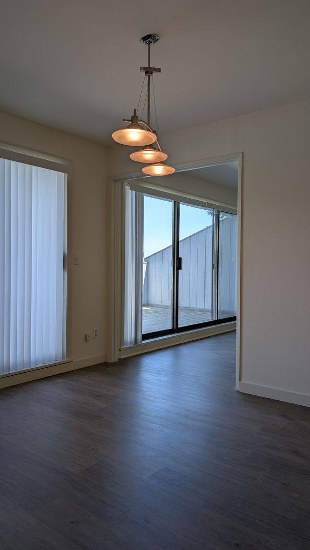 Condo for rent at 7930 SE 34th St, Mercer Island, WA 98040