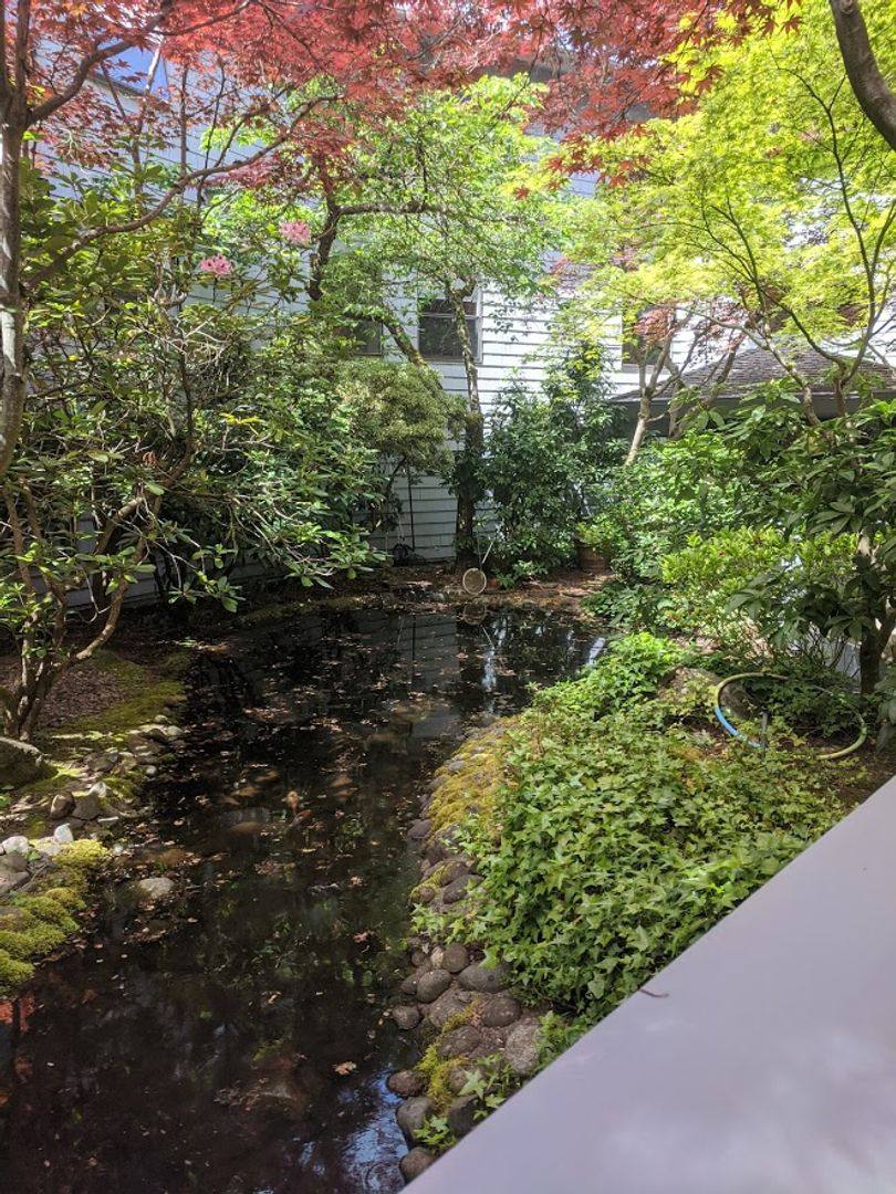 Condo for rent at 7930 SE 34th St, Mercer Island, WA 98040