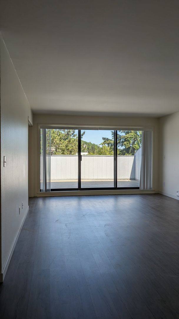 Condo for rent at 7930 SE 34th St, Mercer Island, WA 98040