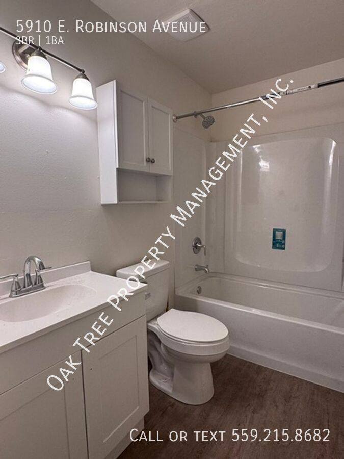 House for rent at 5910 E Robinson Ave, Fresno, CA 93727