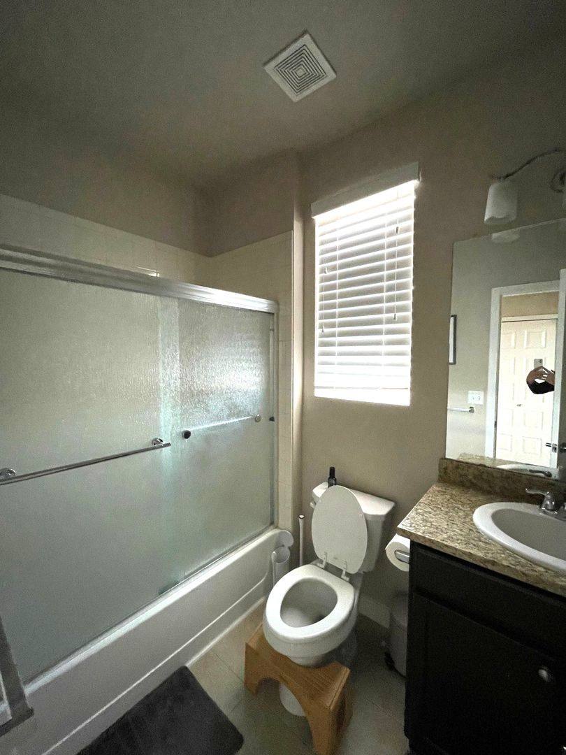 House for rent at 6768 Fern Dr, Denver, CO 80221