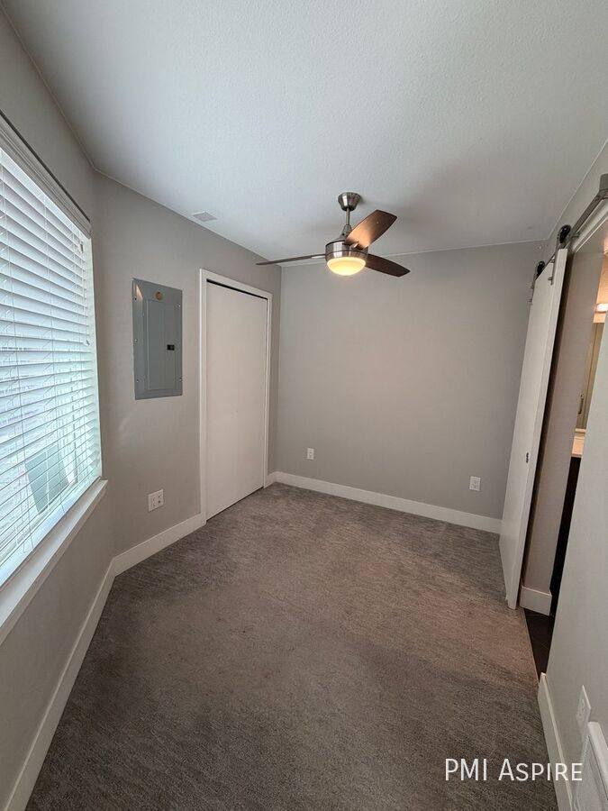 Townhouse for rent at 5151 W 10th Ave, Denver, CO 80204
