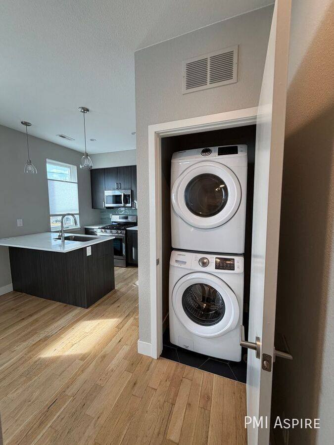 Townhouse for rent at 5151 W 10th Ave, Denver, CO 80204