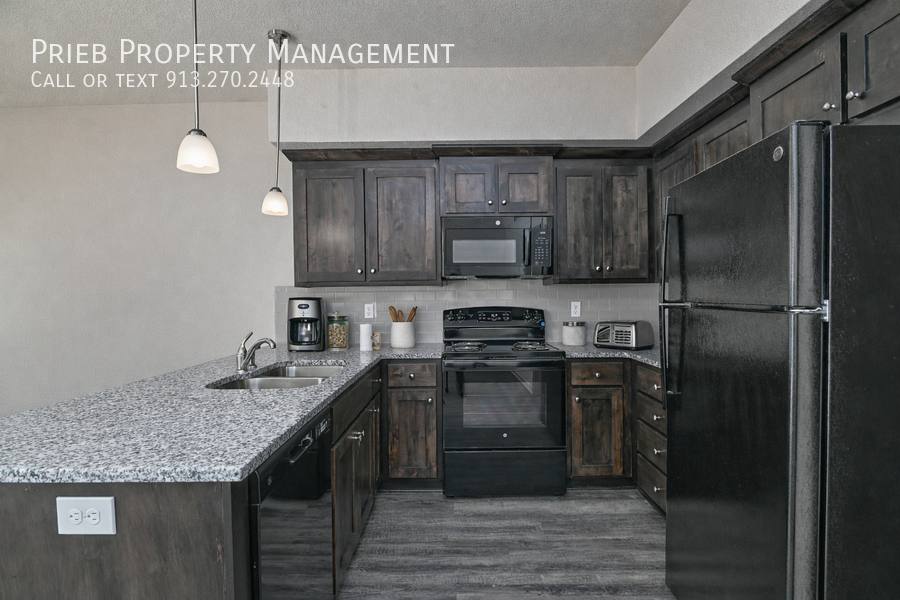 Townhouse for rent at 3227 N 103rd Place #BUILDING 33, Kansas City, KS 66109