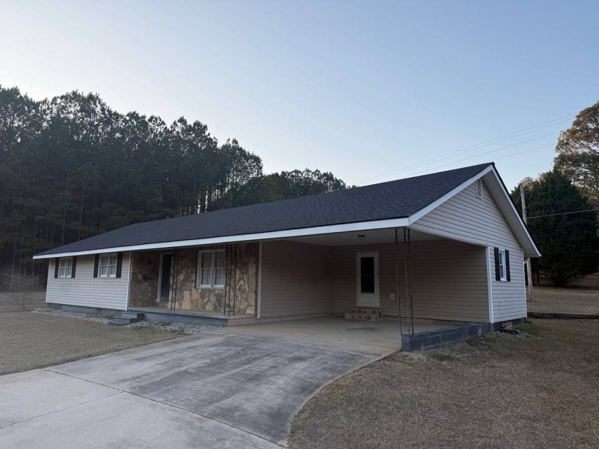 House for rent at 341 Sanders Davis Rd, Newnan, GA 30263