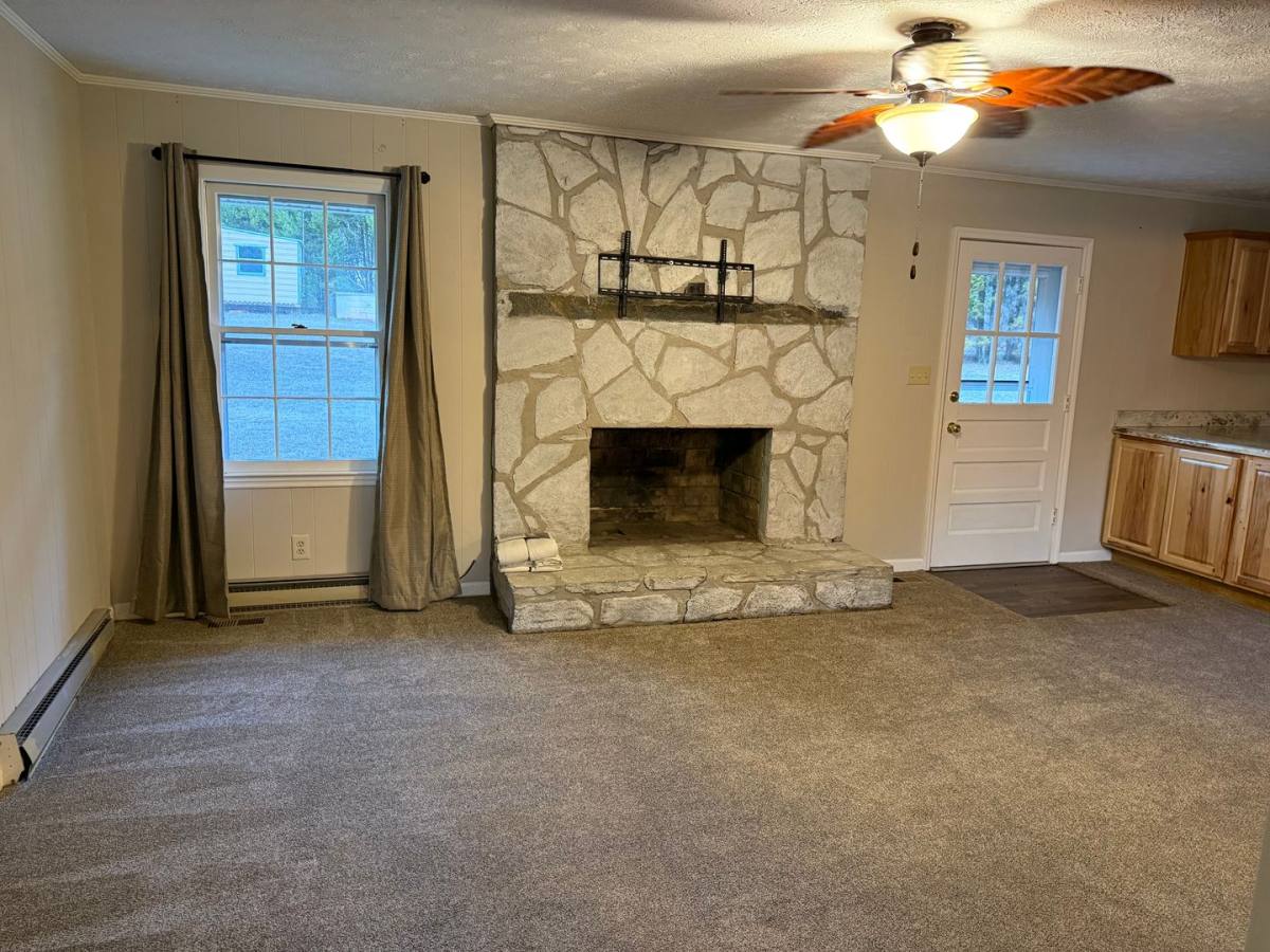 House for rent at 341 Sanders Davis Rd, Newnan, GA 30263