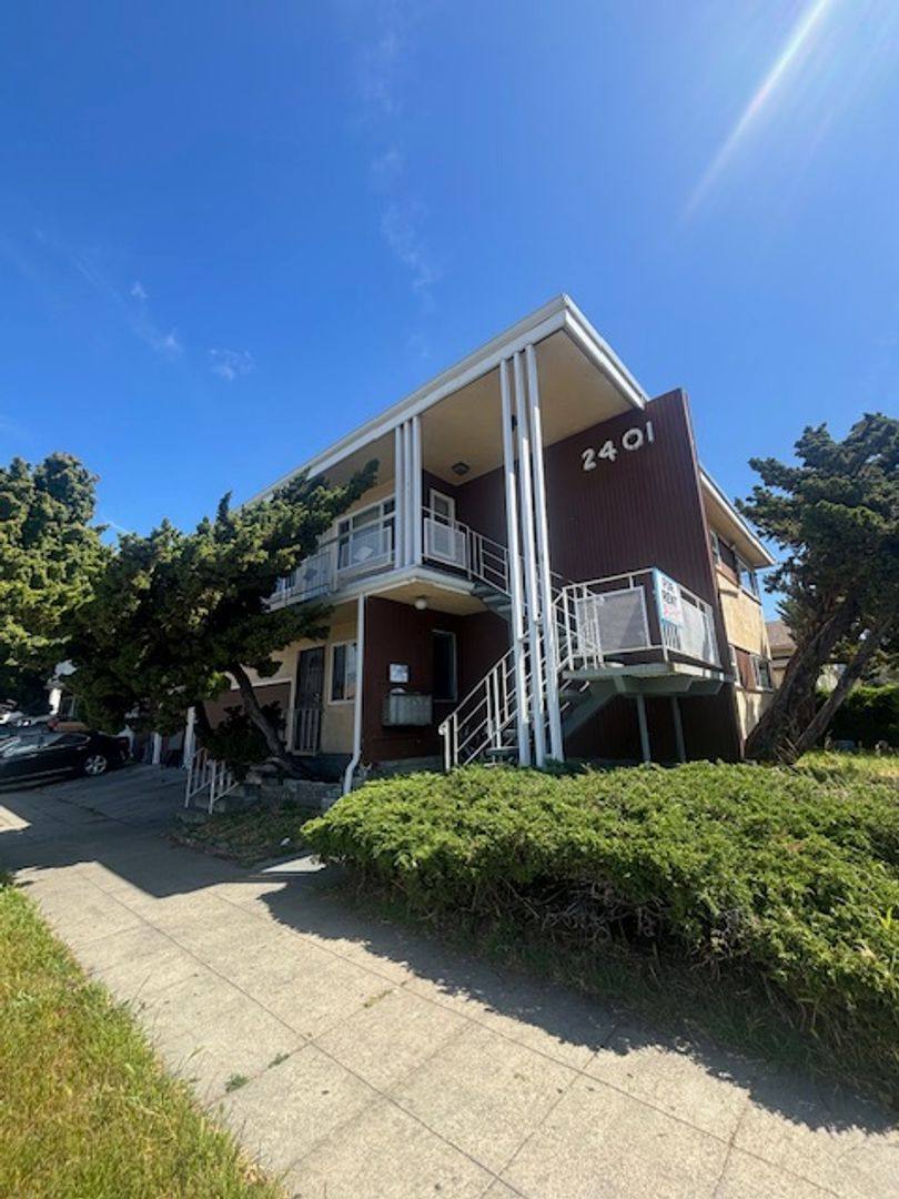 House for rent at 2401 Bartlett St #D, Oakland, CA 94601