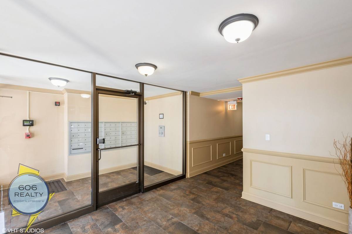 Apartment for rent at 7300 W N Ave, Elmwood Park, IL 60707
