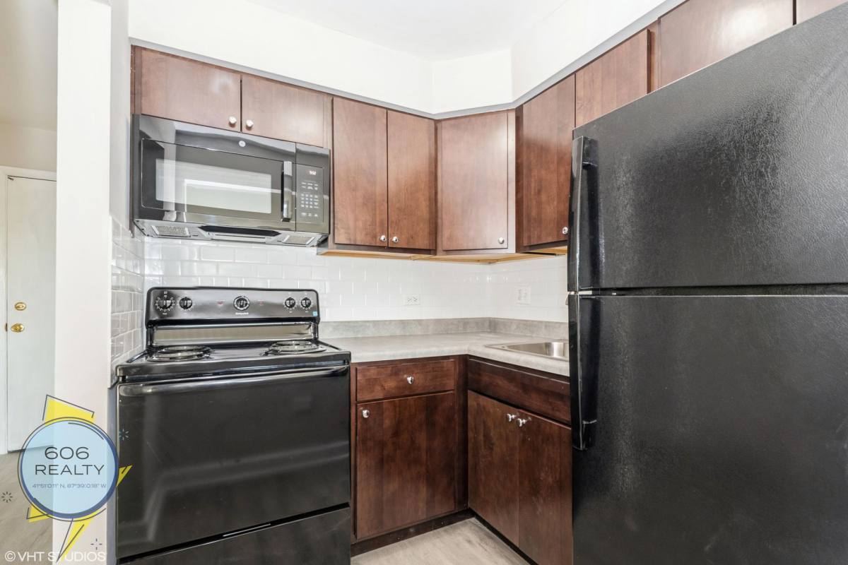 Apartment for rent at 7300 W N Ave, Elmwood Park, IL 60707