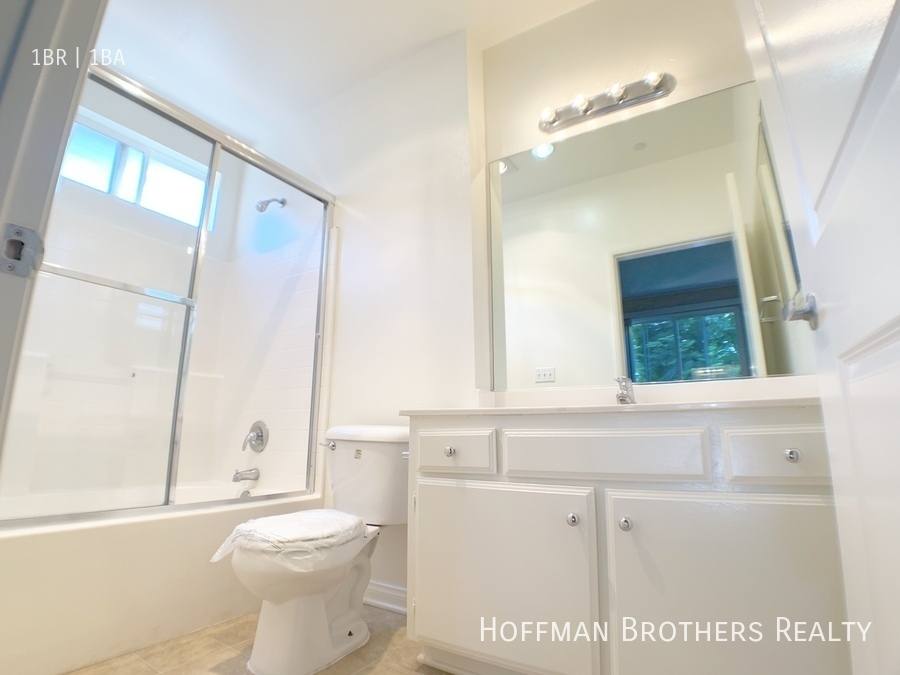 Apartment for rent at 3707 Motor Ave #110, Los Angeles, CA 90034