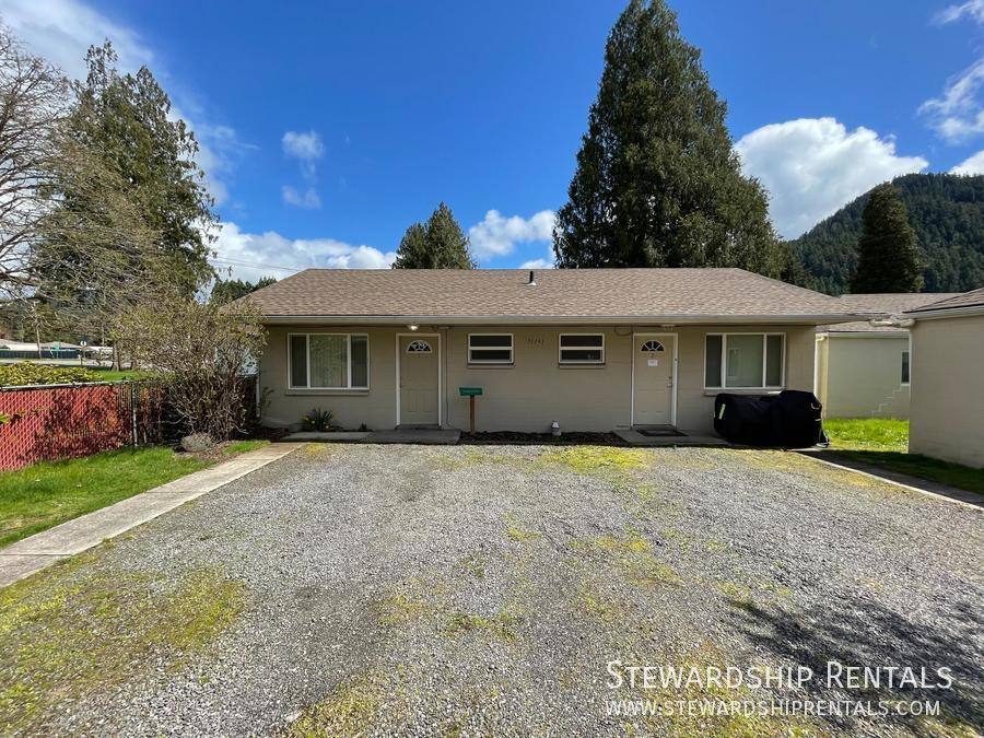 Apartment for rent at 76243 Gale St #1, Oakridge, OR 97463