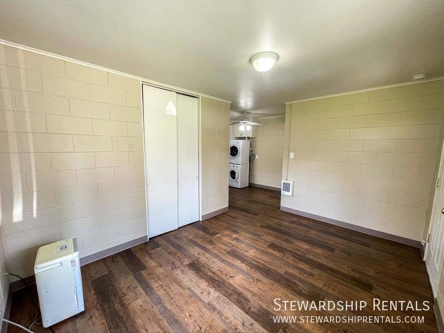 Apartment for rent at 76243 Gale St #1, Oakridge, OR 97463
