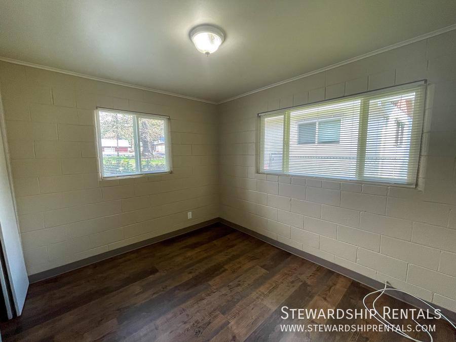 Apartment for rent at 76243 Gale St #1, Oakridge, OR 97463