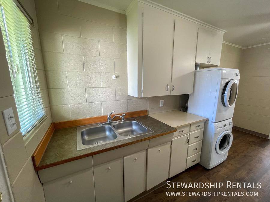 Apartment for rent at 76243 Gale St #1, Oakridge, OR 97463