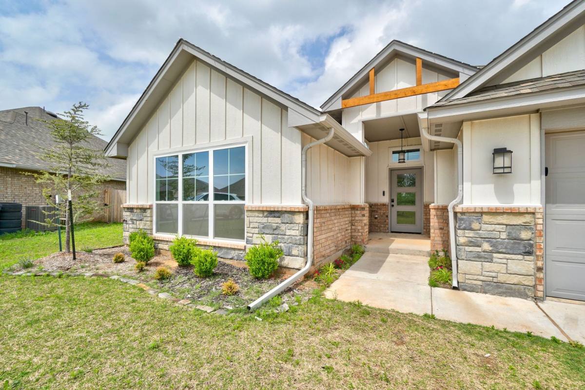 House for rent at 19804 Canning Court, Edmond, OK 73012