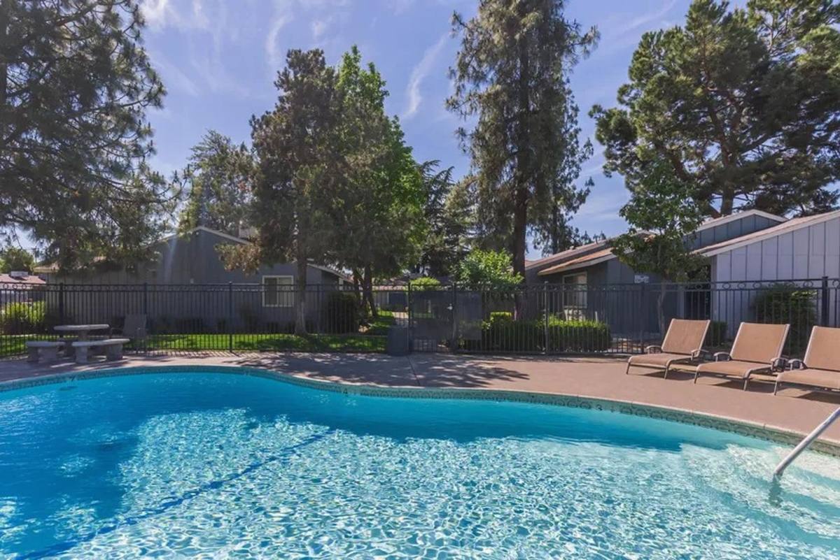 Apartment for rent at 401 Villa Ave, Clovis, CA 93612