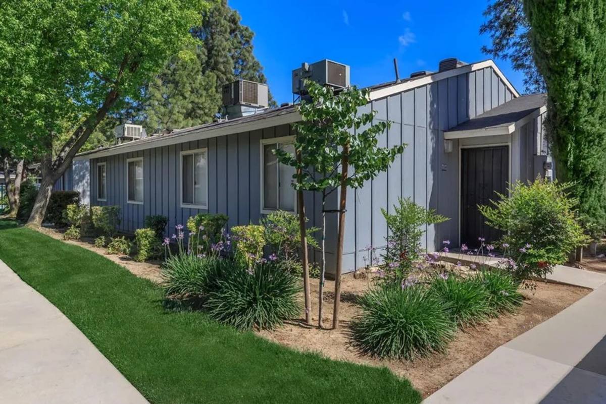 Apartment for rent at 401 Villa Ave, Clovis, CA 93612
