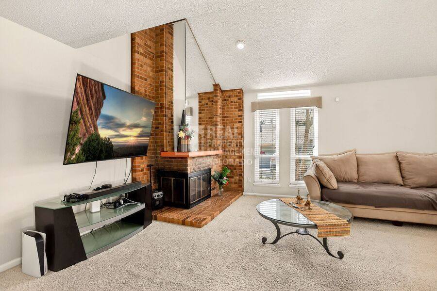 Townhouse for rent at 11185 E Linvale Dr, Aurora, CO 80014