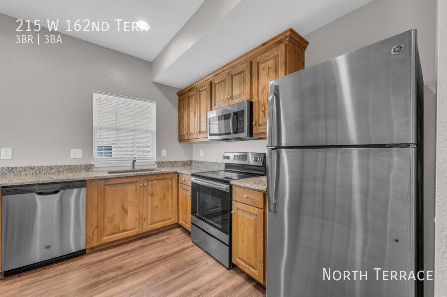 Townhouse for rent at 215 W 162nd Terrace, Belton, MO 64012